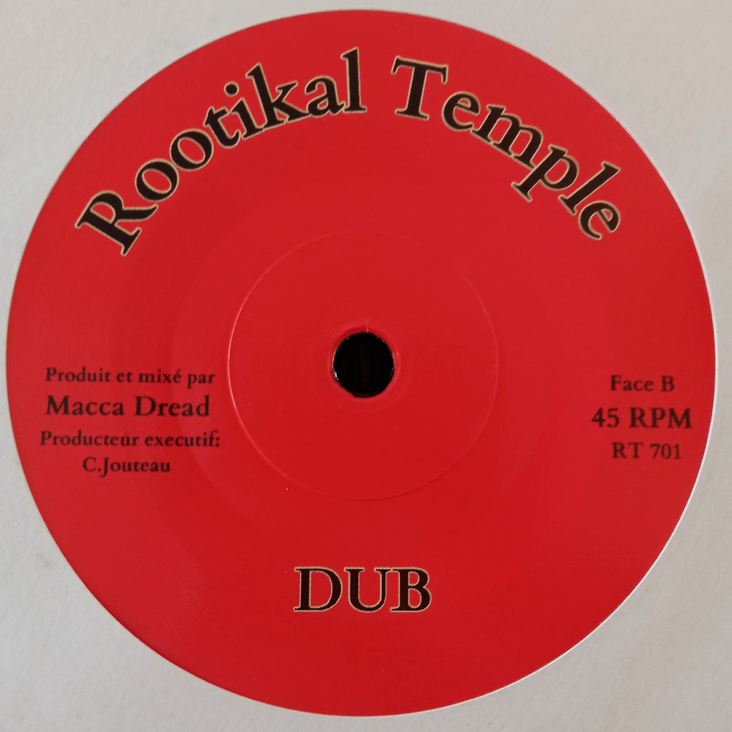 Benyah meets Macca Dread - Free Up Your Mind b