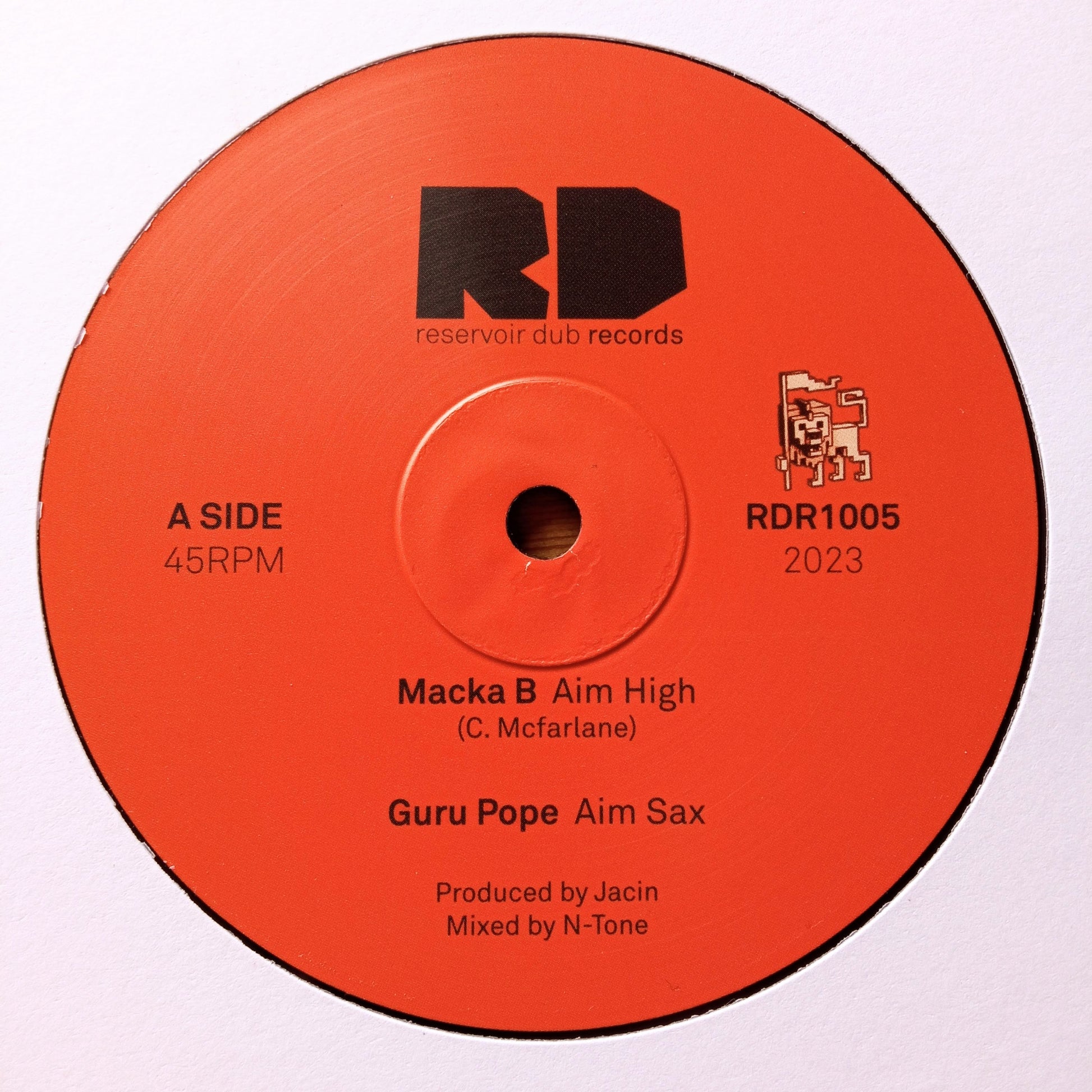 Macka B meets Jacin - Aim High