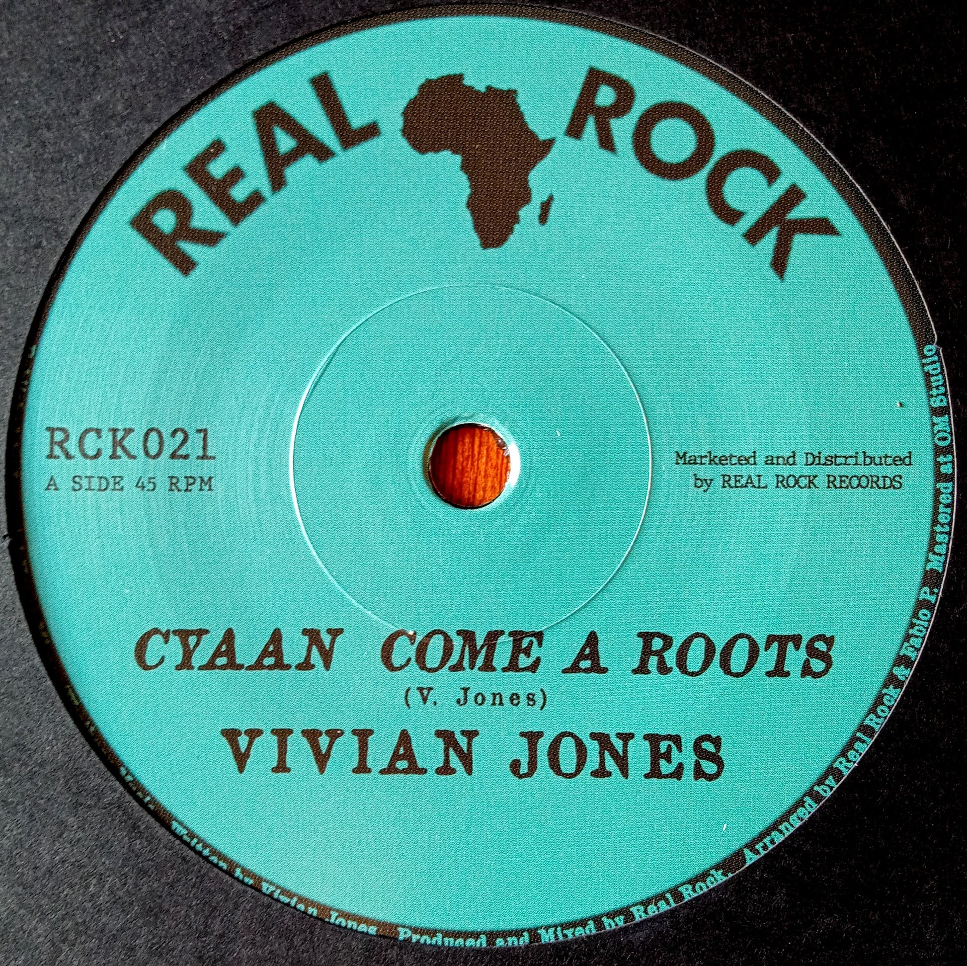 Vivian Jones - Cyaan Come A Roots