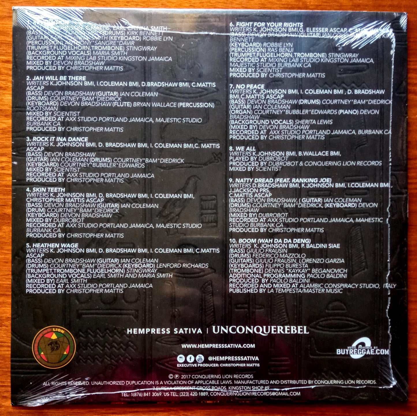 Hempress_Sativa_-_Unconquerebel gb