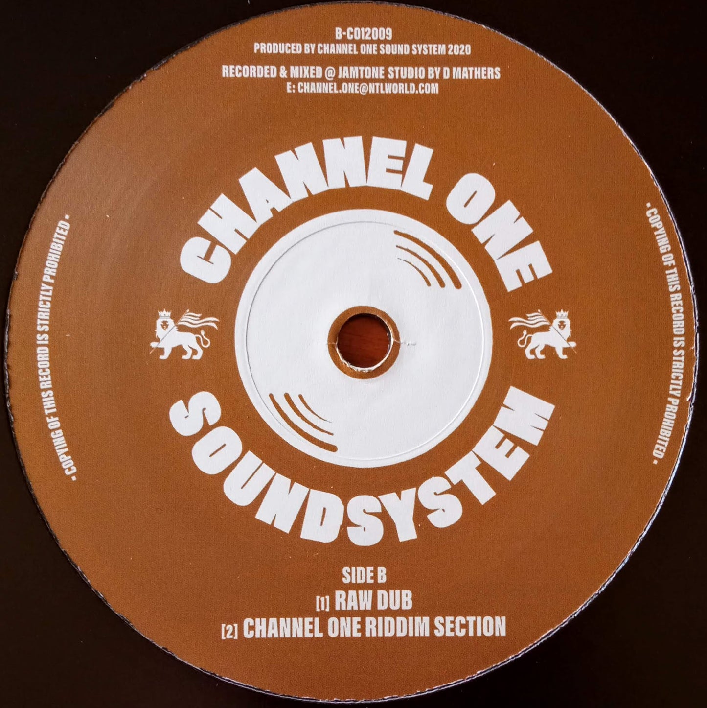 Sis Nya – On A Stand b