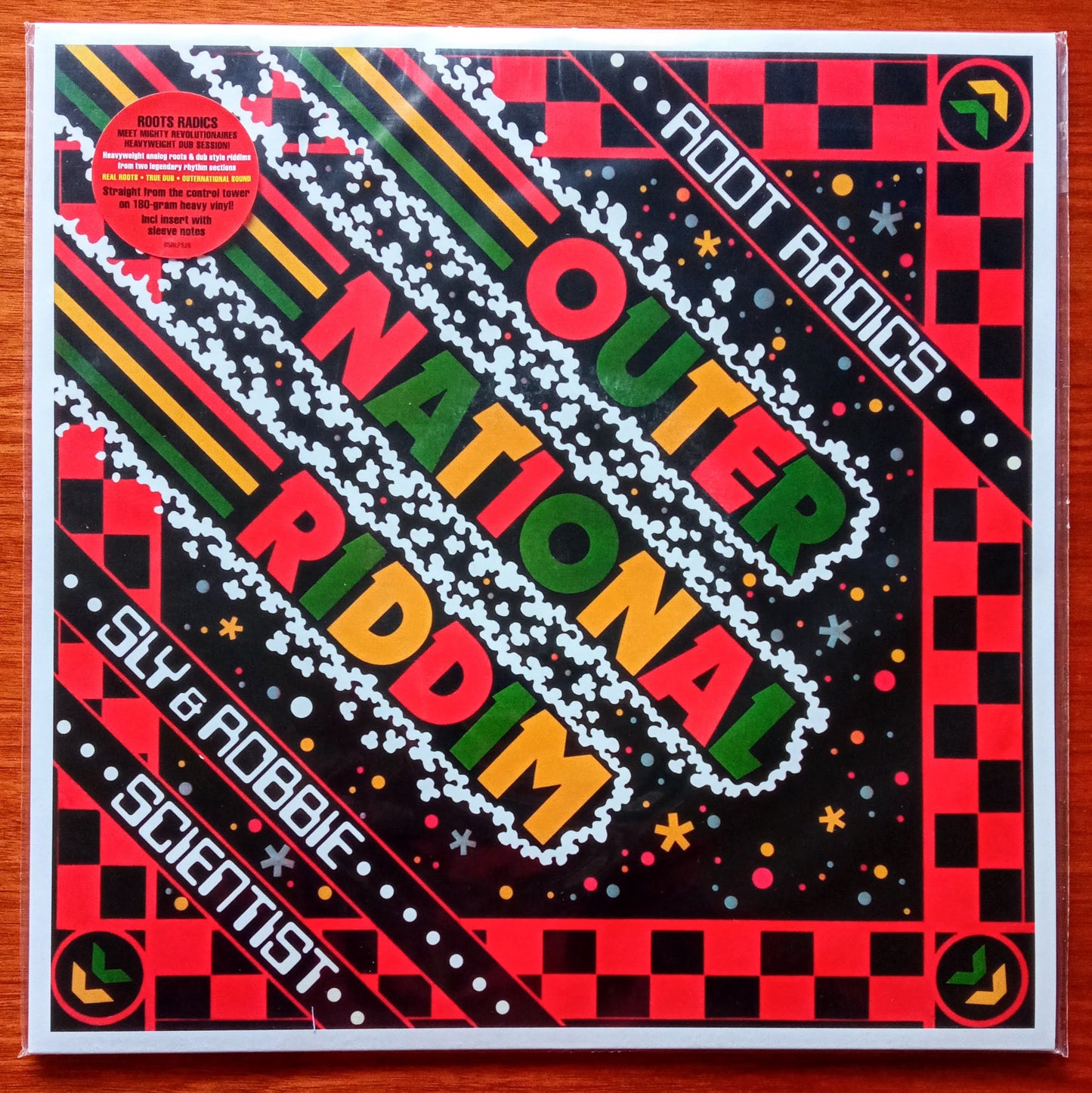 The Roots Radics, The Revolutionaries – Outernational Riddim 