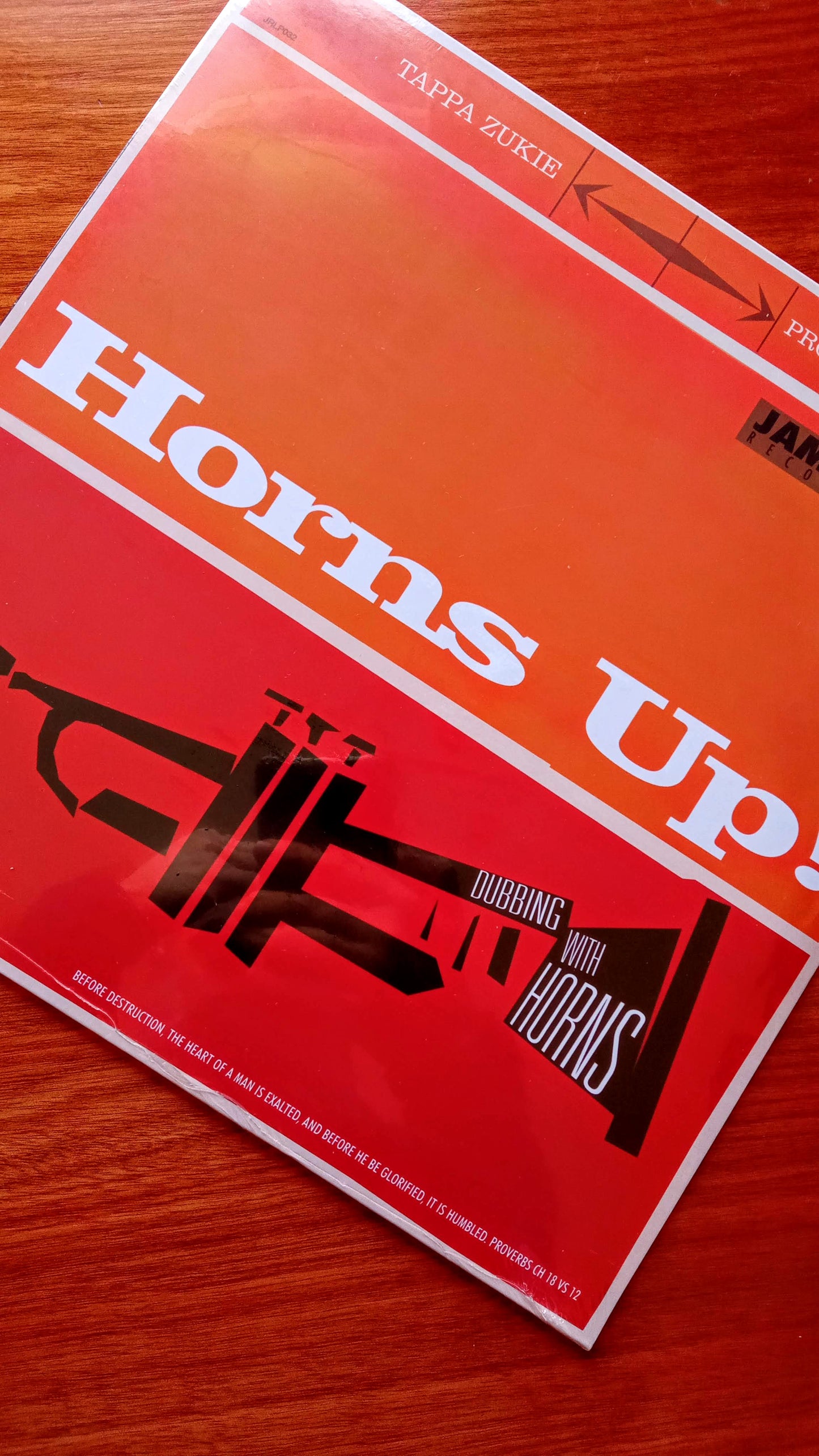 tappa-zukie-horns-up-dubbing-with-horns c
