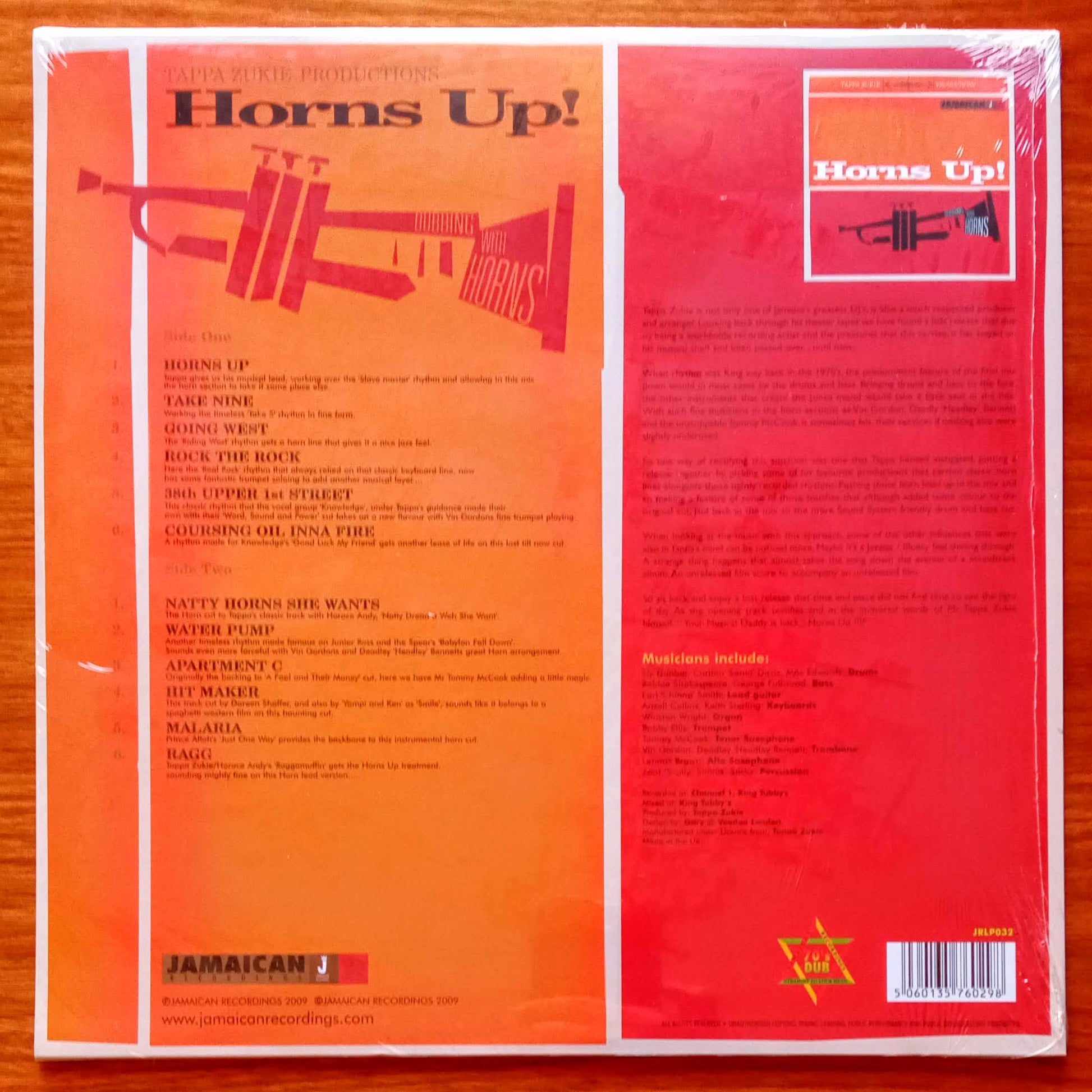 tappa-zukie-horns-up-dubbing-with-hornsb